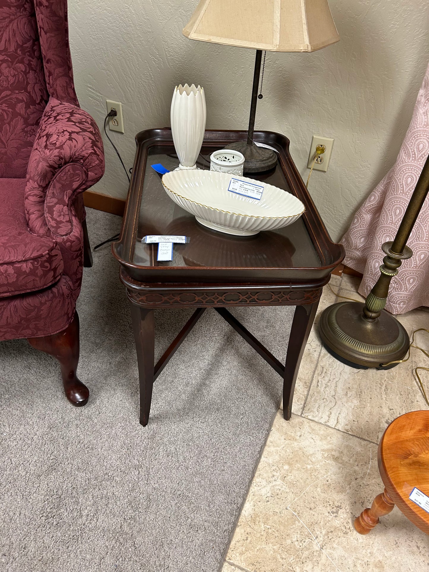 End Table W Top Glass Tray