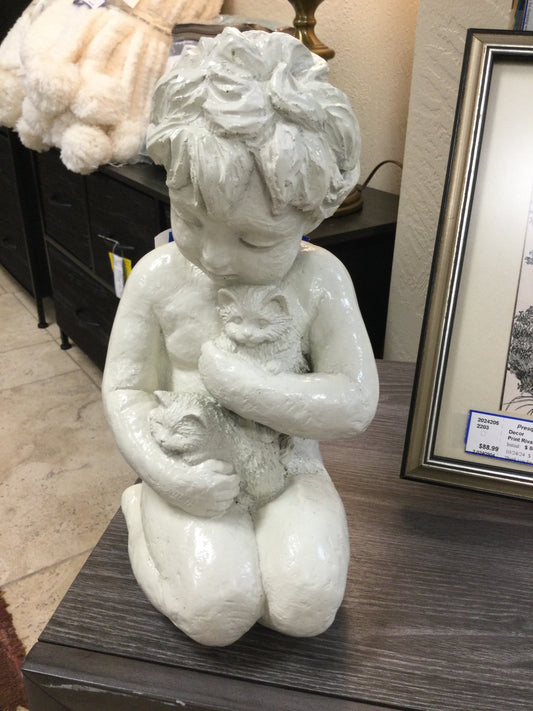 Sculpture Child W/ Kitten