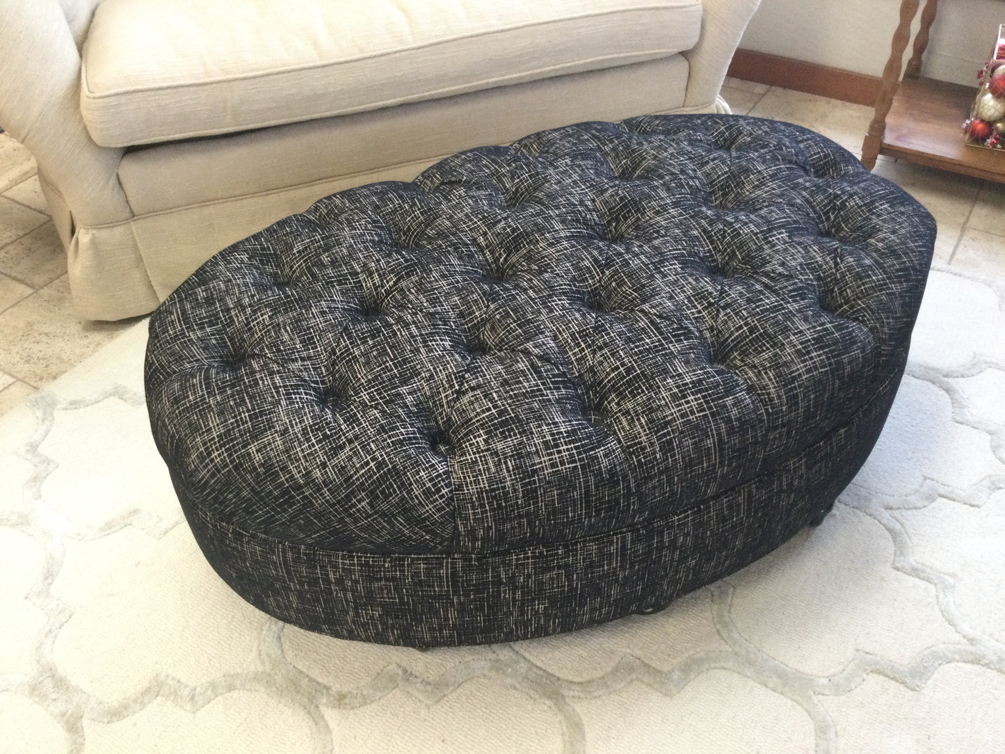 Ottoman Round Upholstered On Casters